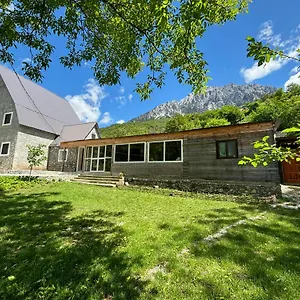 Magic Space Petros Skafias Guest house Theth